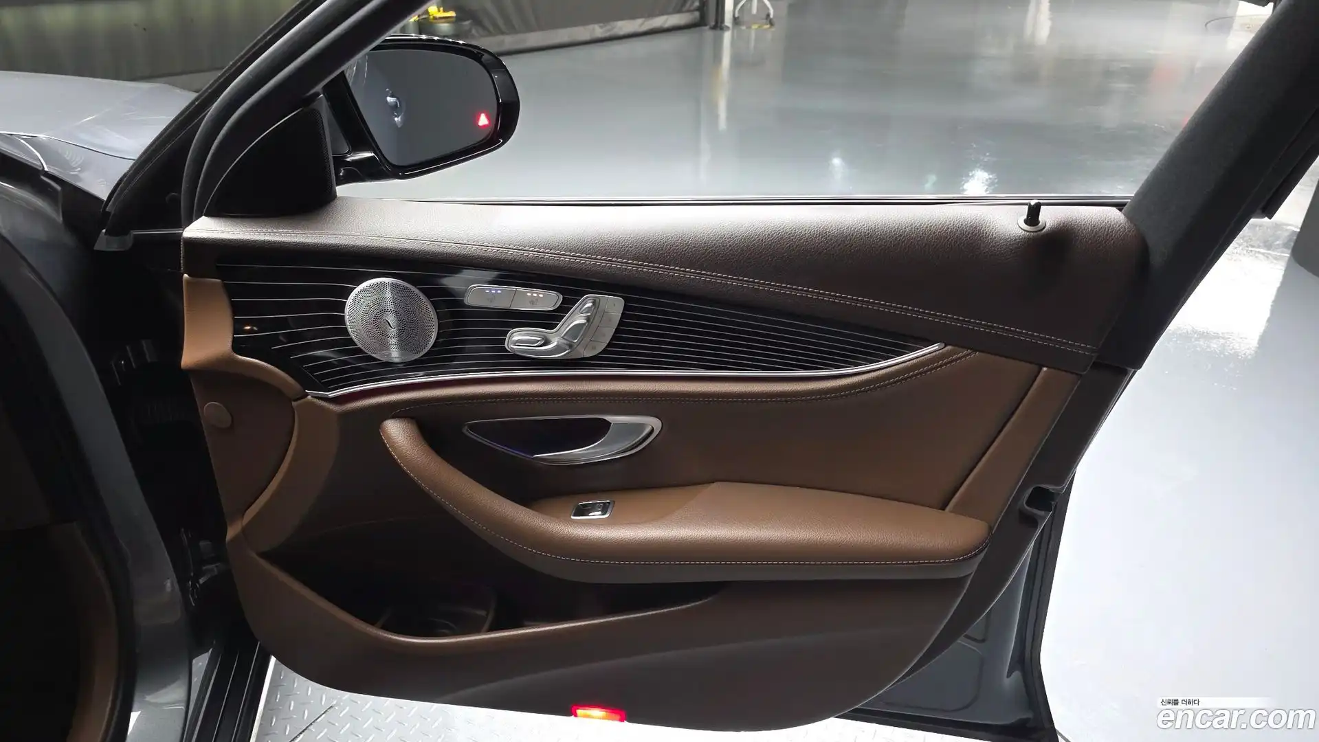 E-Class Mercedes-Benz 2020.9-INNER-034