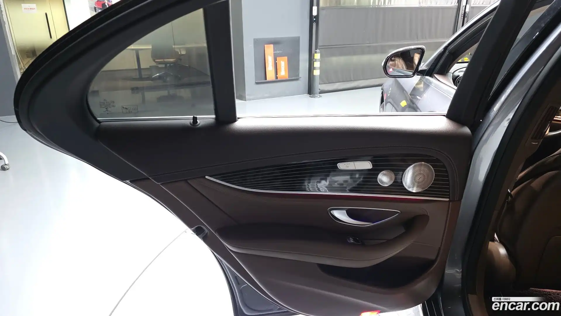 E-Class Mercedes-Benz 2020.9-INNER-035