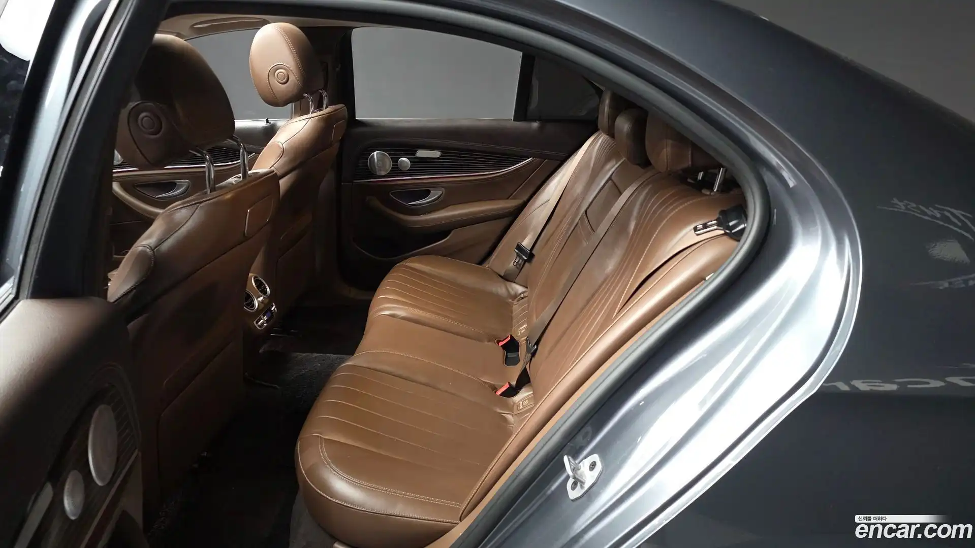 E-Class Mercedes-Benz 2020.9-INNER-036
