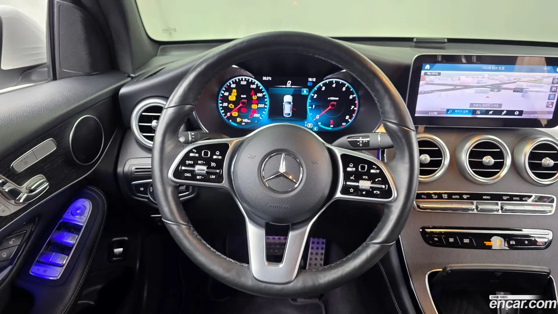 GLC-Class Mercedes-Benz 2020.2-OPTION-017