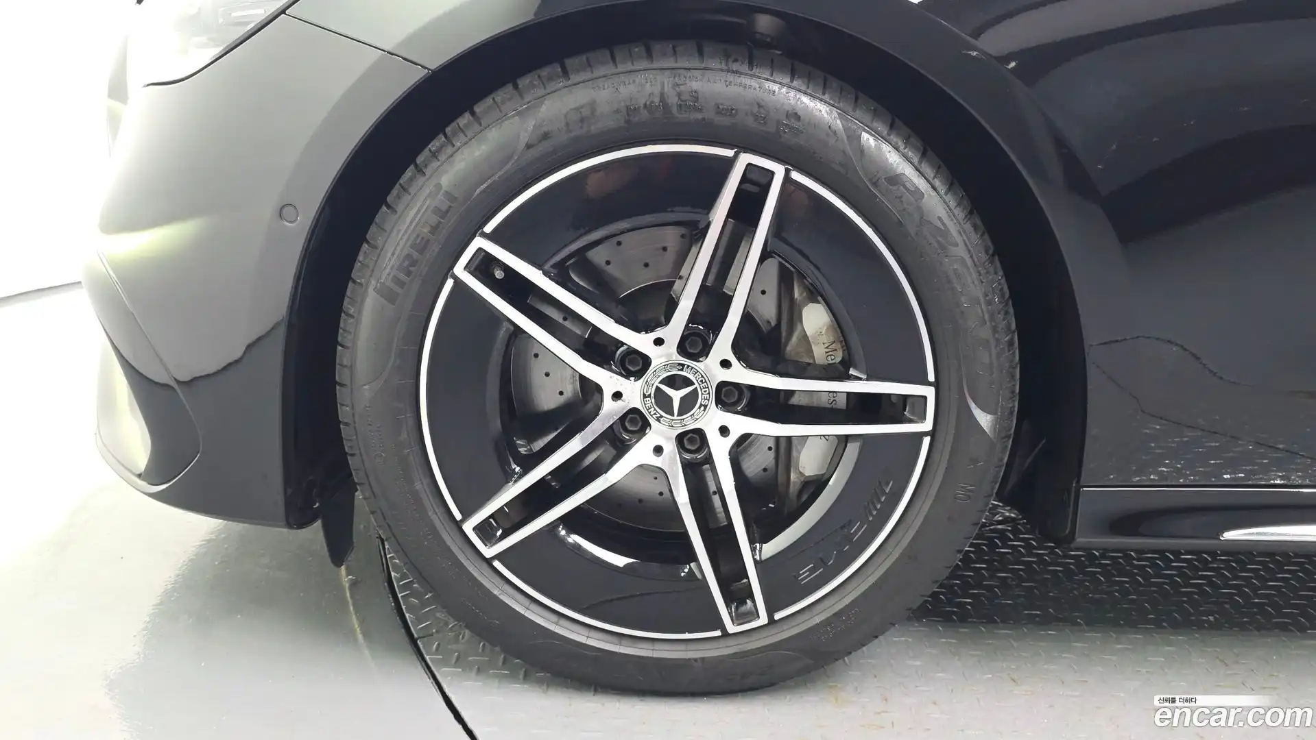 E-Class Mercedes-Benz 2025.5-OUTER-005