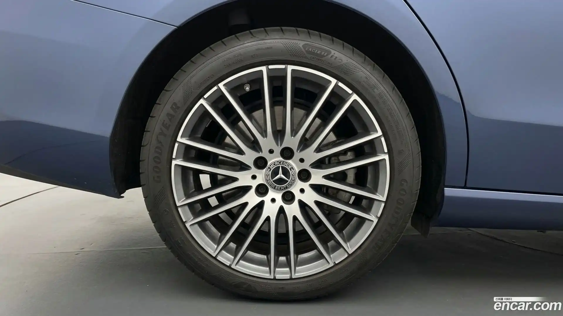 C-Class Mercedes-Benz 2025.2-OUTER-005