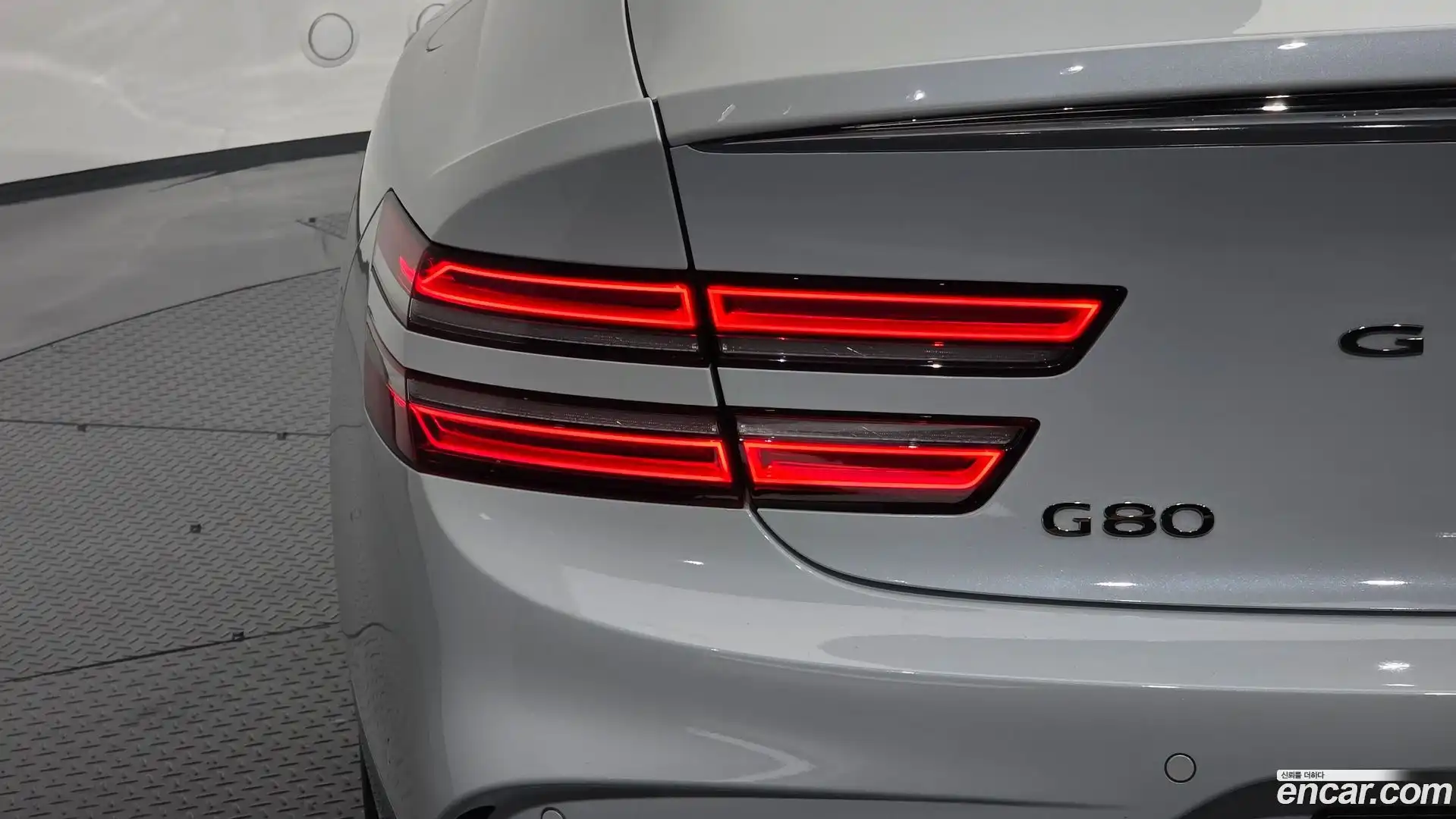 G80 Genesis 2025.10-OUTER-033