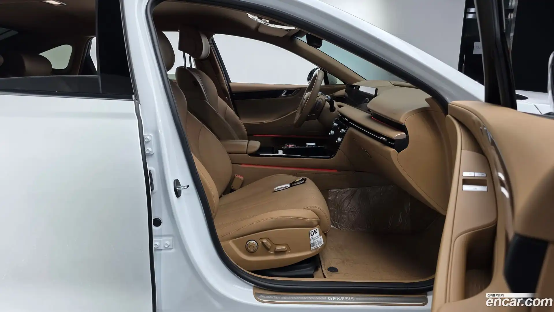 G80 Genesis 2025.10-INNER-036