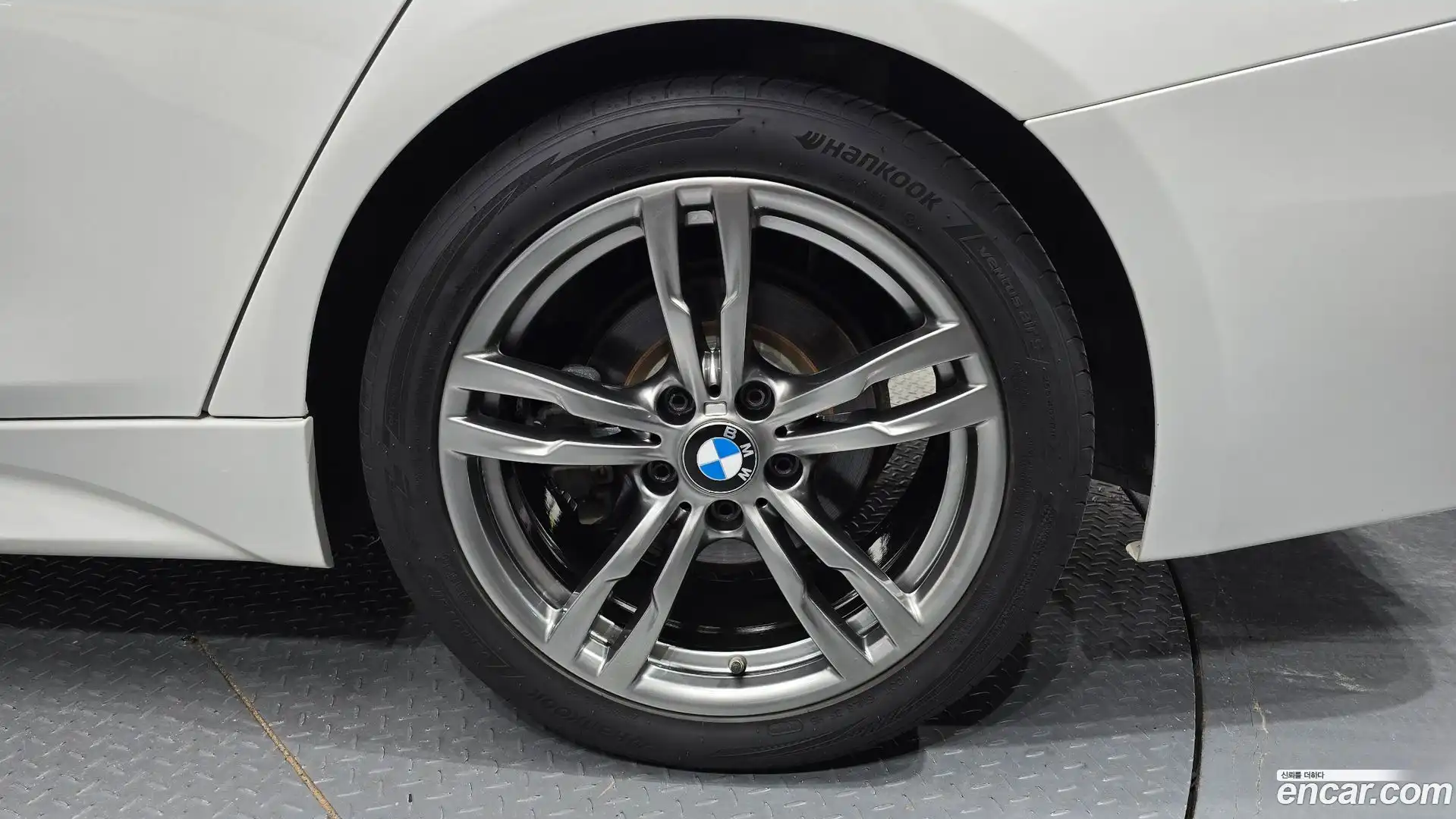 3-Series BMW 2018.1-OUTER-031
