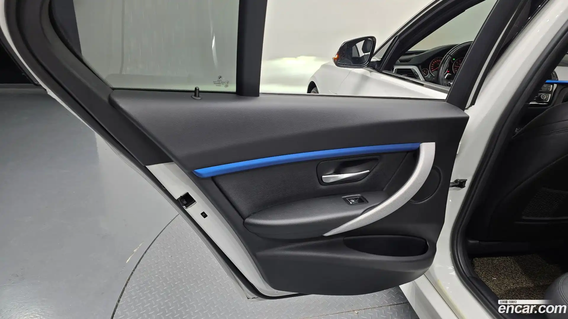 3-Series BMW 2018.1-INNER-035
