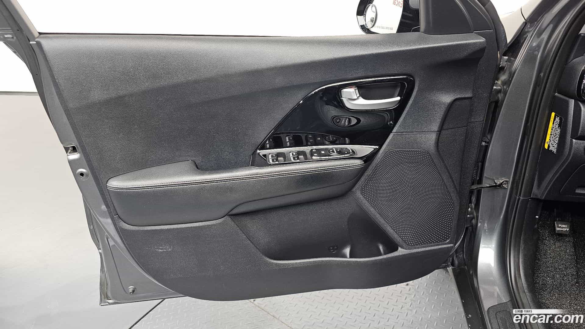 Niro Kia 2018.2-INNER-034