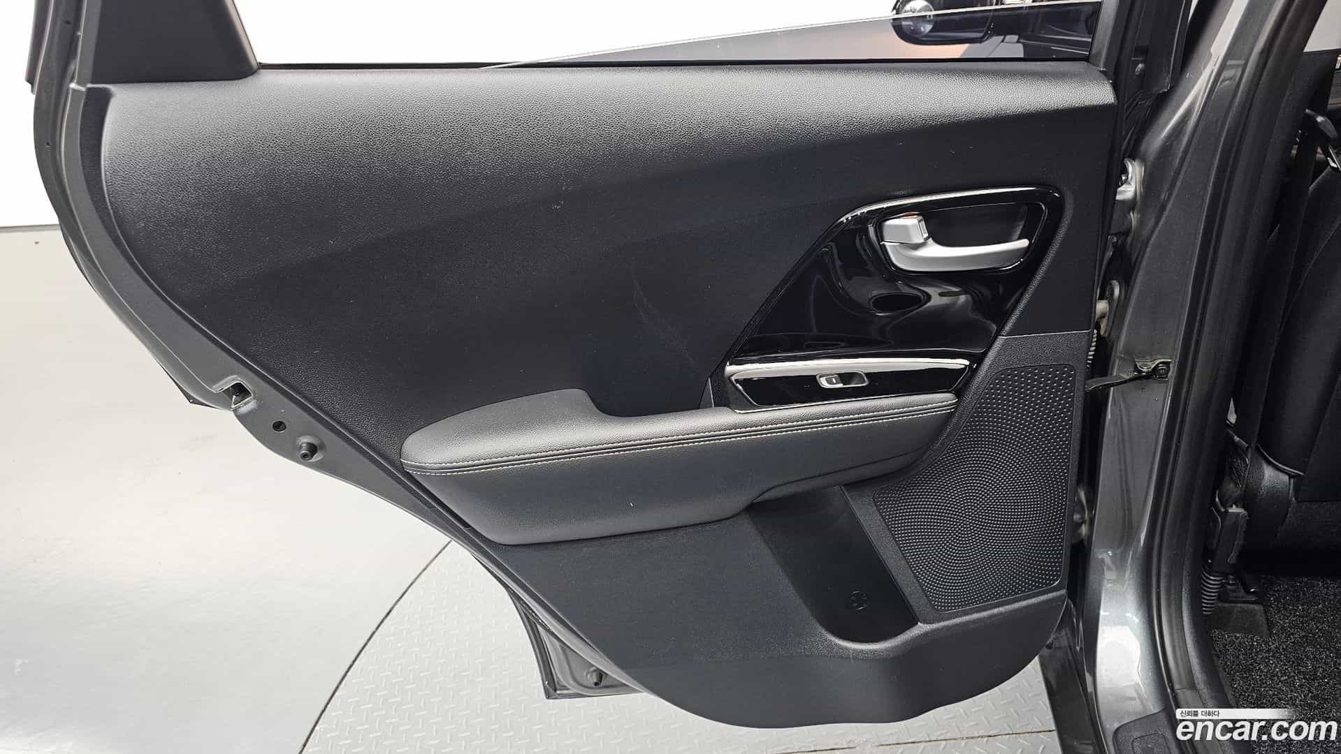 Niro Kia 2018.2-INNER-035