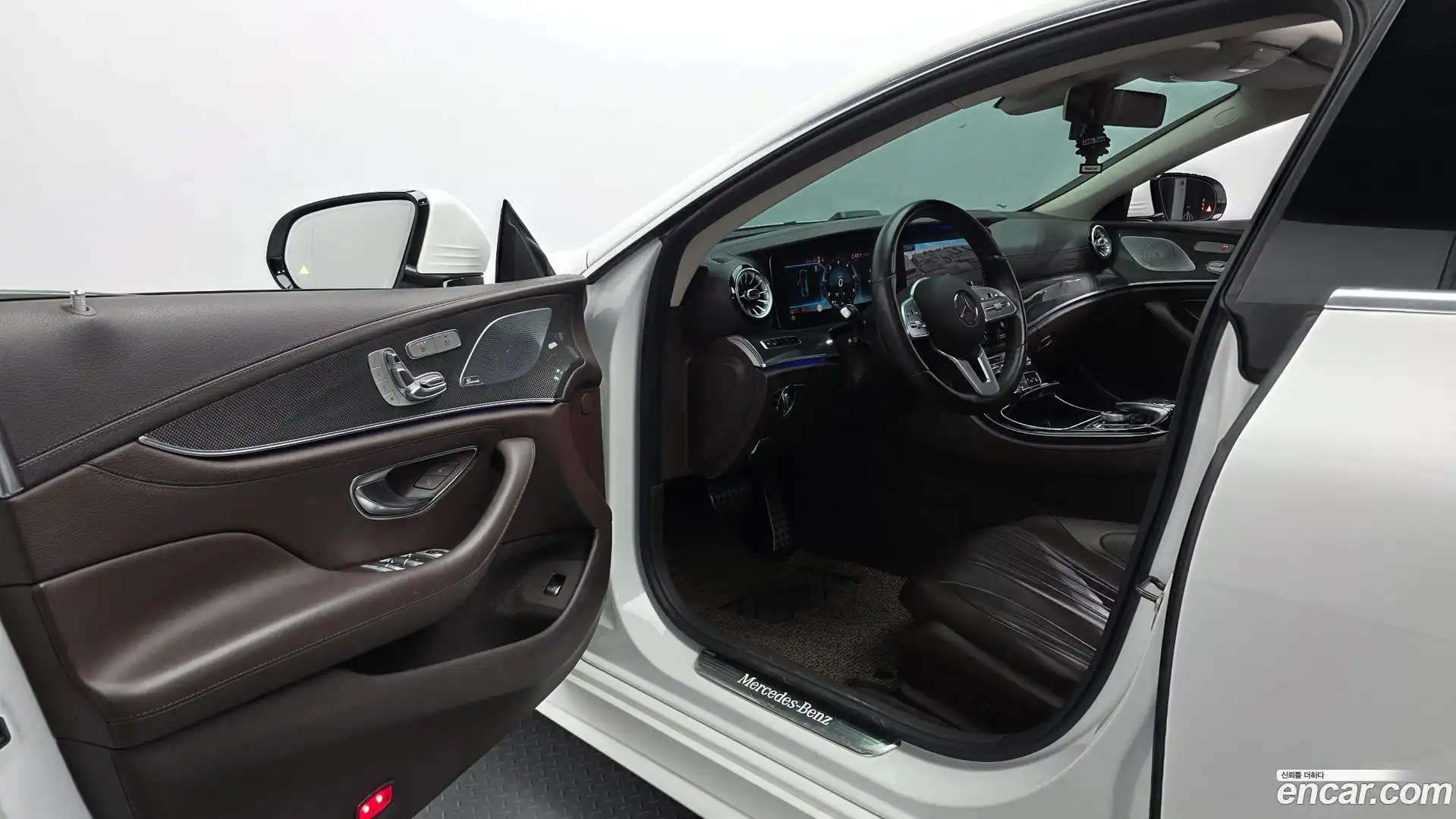CLS-Class Mercedes-Benz 2019.11-INNER-010