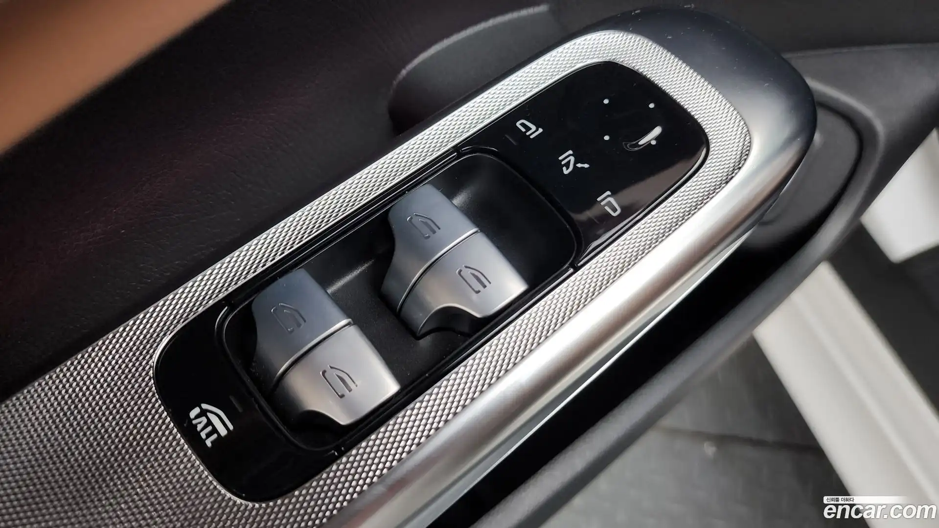 CLE-Class Mercedes-Benz 2024.8-OPTION-040