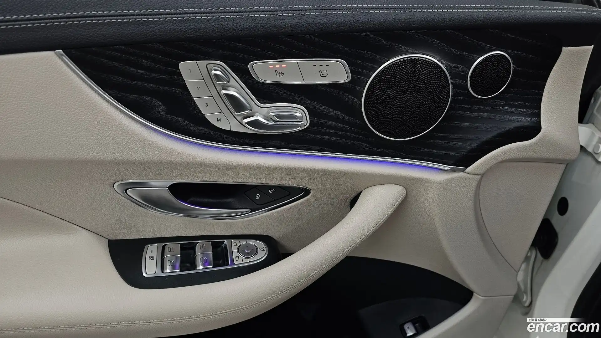 E-Class Mercedes-Benz 2020.7-OPTION-041