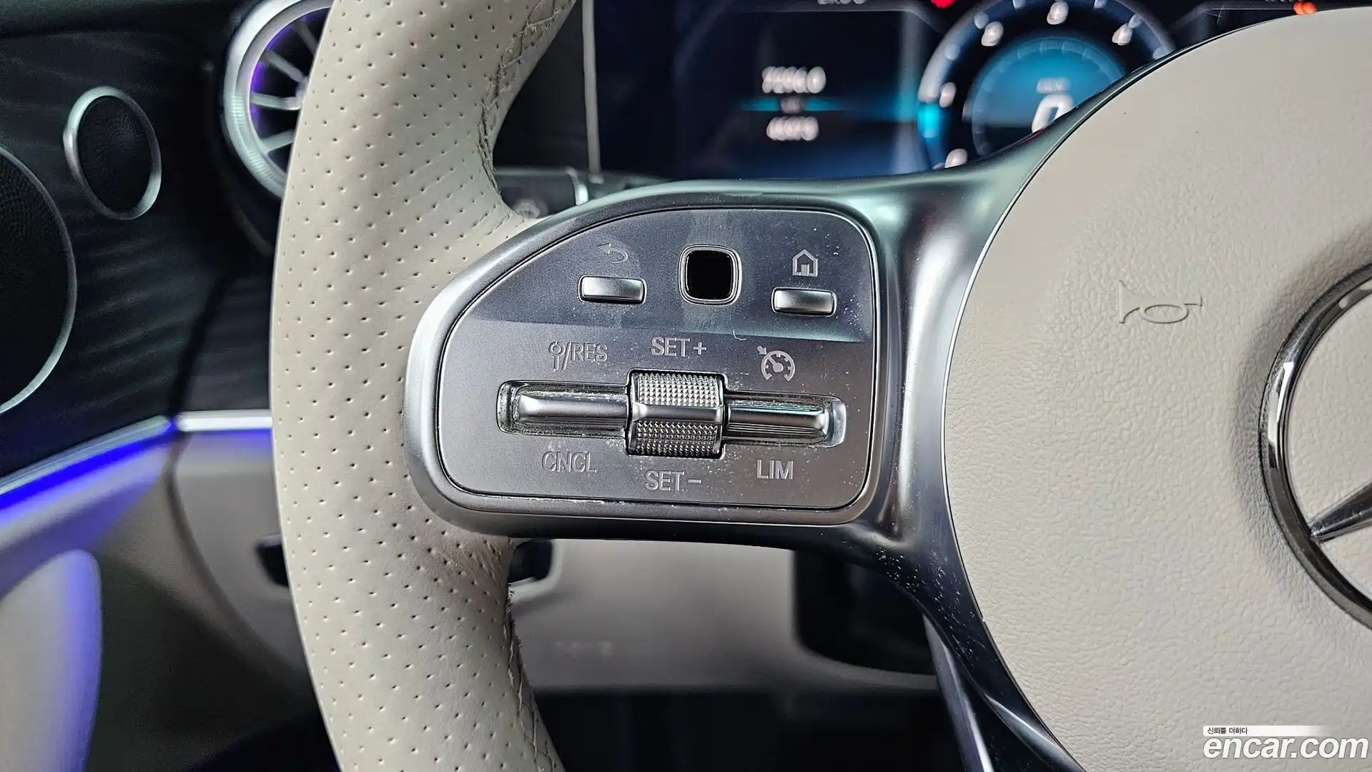 E-Class Mercedes-Benz 2020.7-OPTION-042