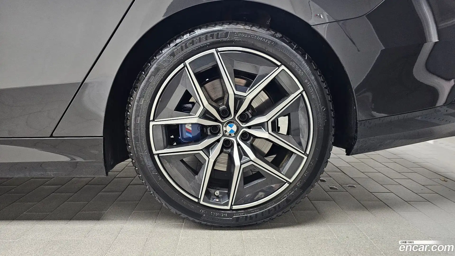 5-Series BMW 2025.8-OUTER-031