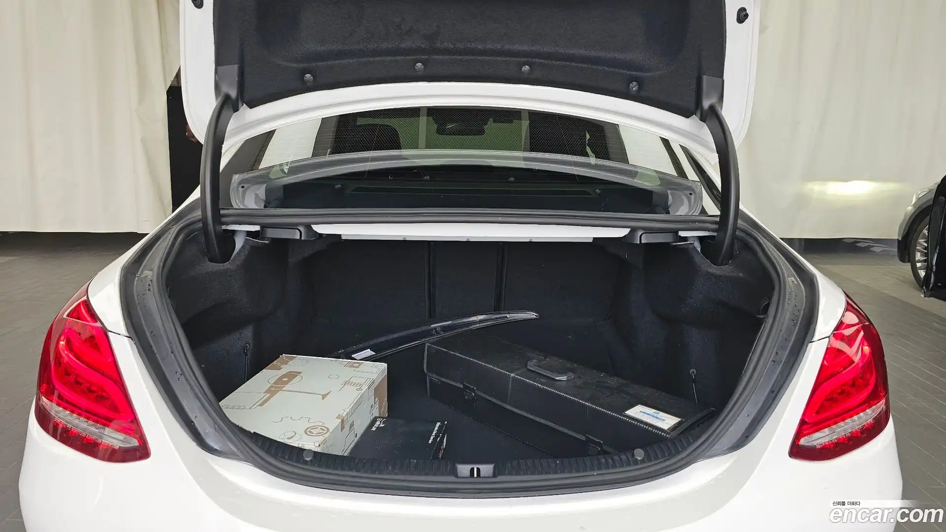 C-Class Mercedes-Benz 2016.10-OPTION-024