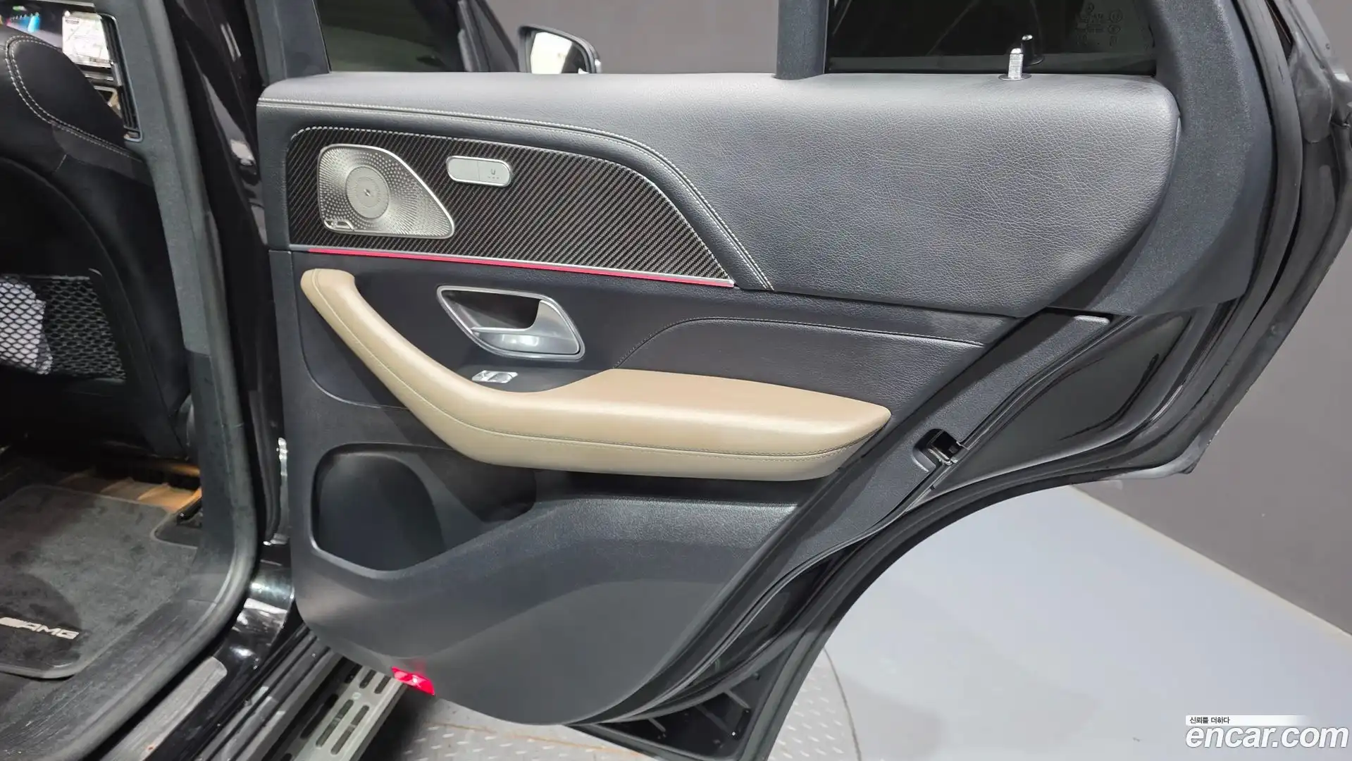 GLE-Class Mercedes-Benz 2021.9-INNER-035
