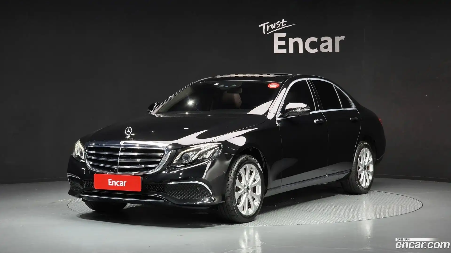 E-Class Mercedes-Benz 2018.10-OUTER-001