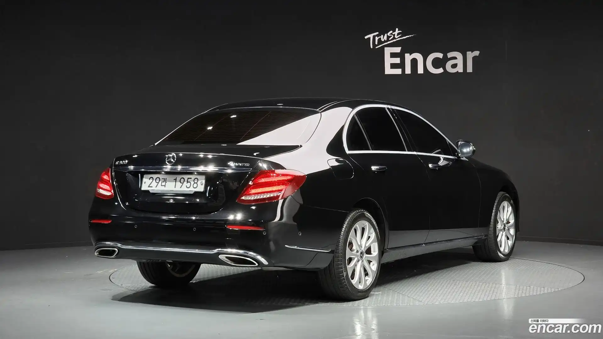 E-Class Mercedes-Benz 2018.10-OUTER-002