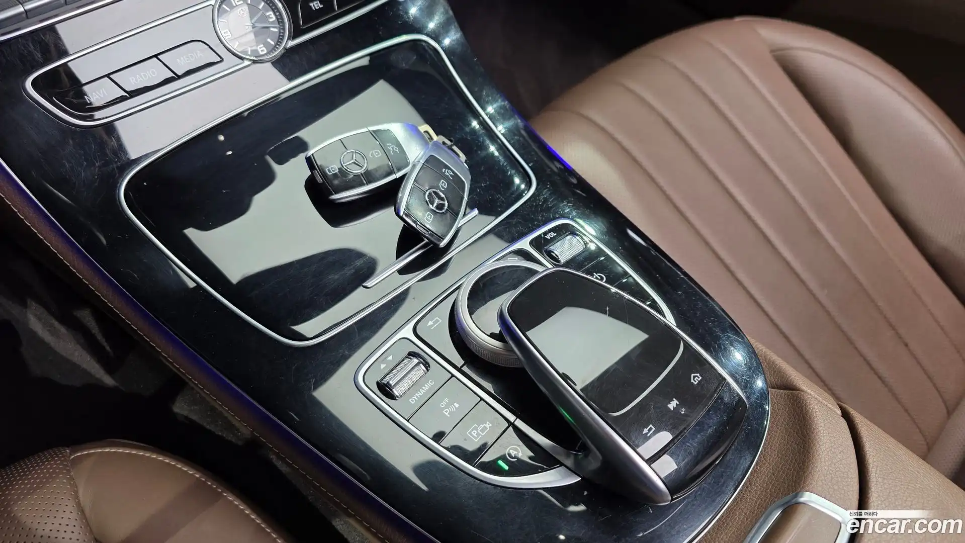 E-Class Mercedes-Benz 2018.10-OPTION-022