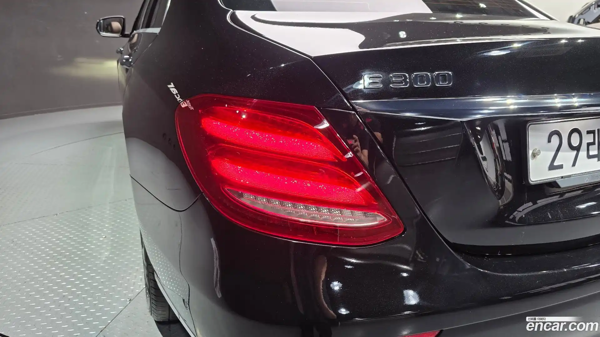 E-Class Mercedes-Benz 2018.10-OUTER-033