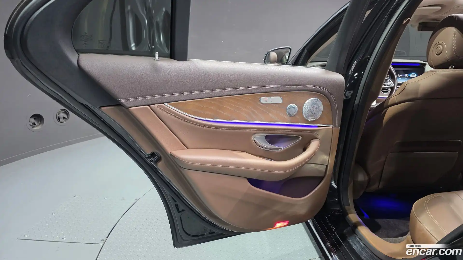 E-Class Mercedes-Benz 2018.10-INNER-035