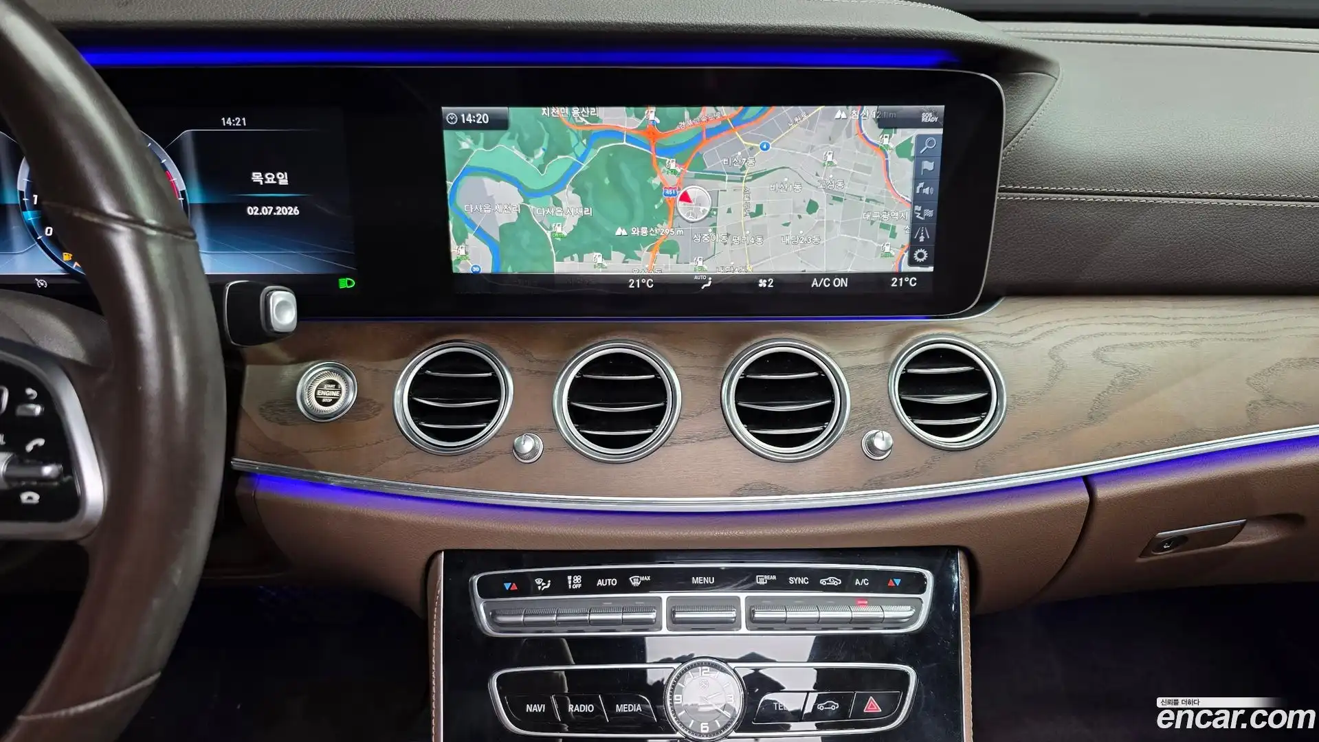 E-Class Mercedes-Benz 2018.10-OPTION-040