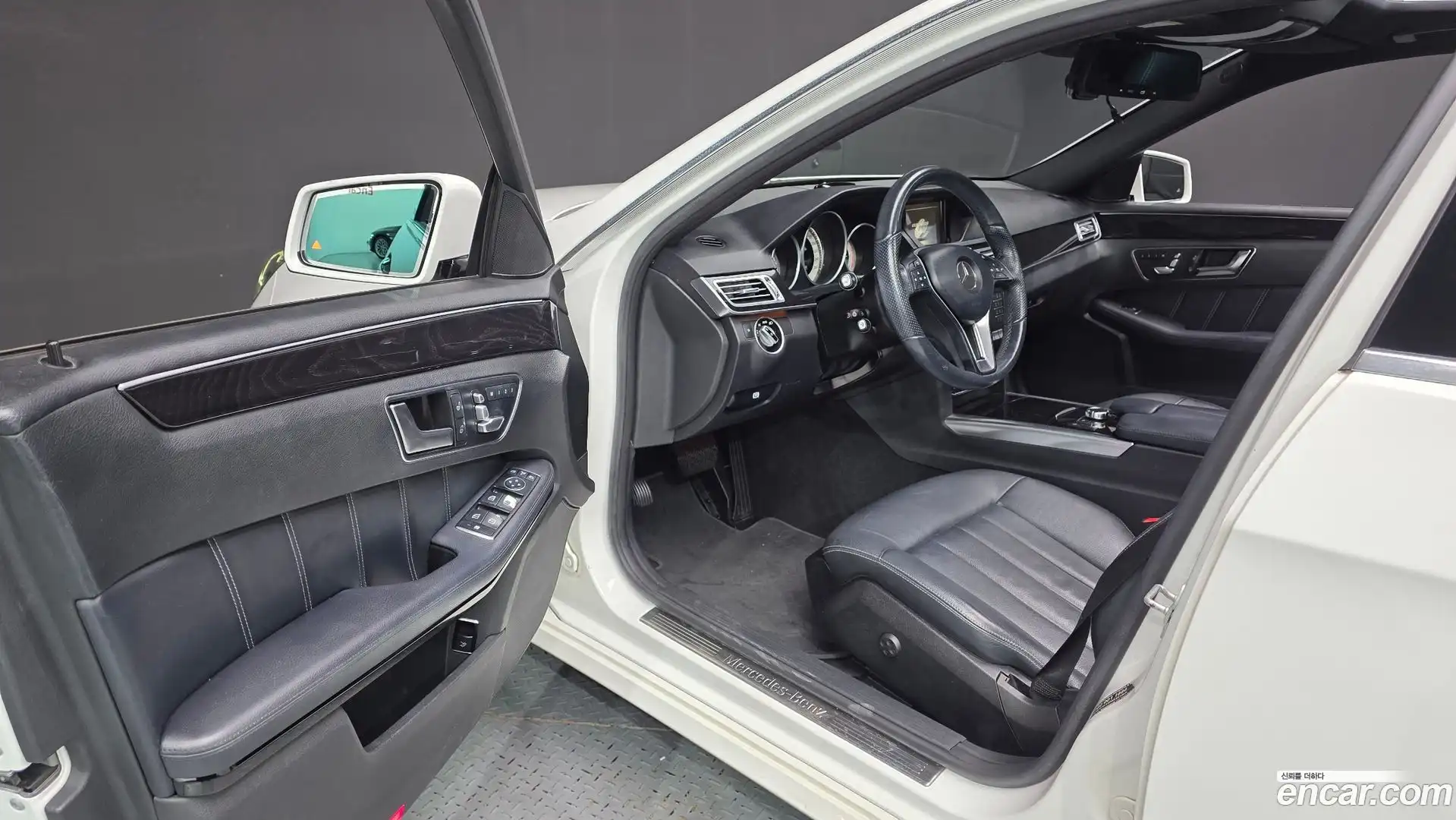 E-Class Mercedes-Benz 2015.11-INNER-010