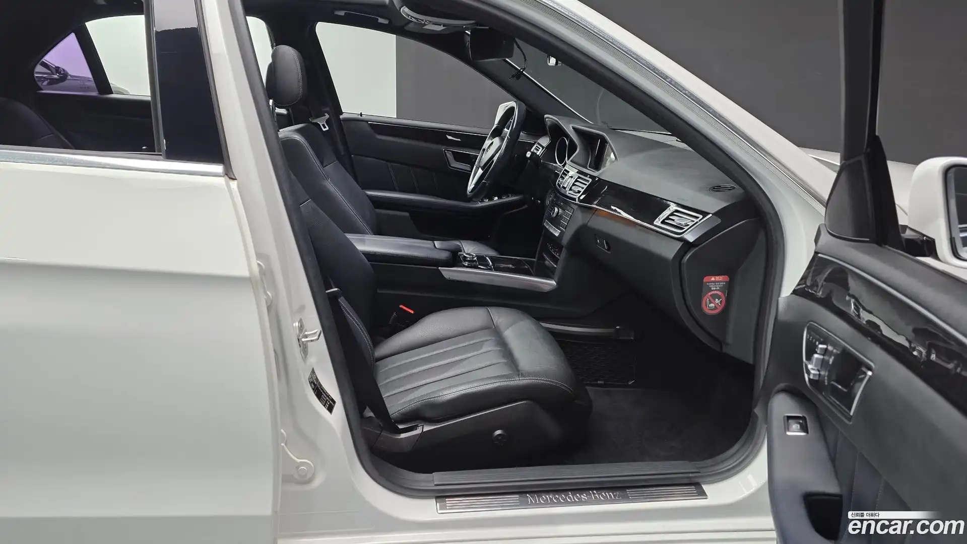 E-Class Mercedes-Benz 2015.11-OPTION-015