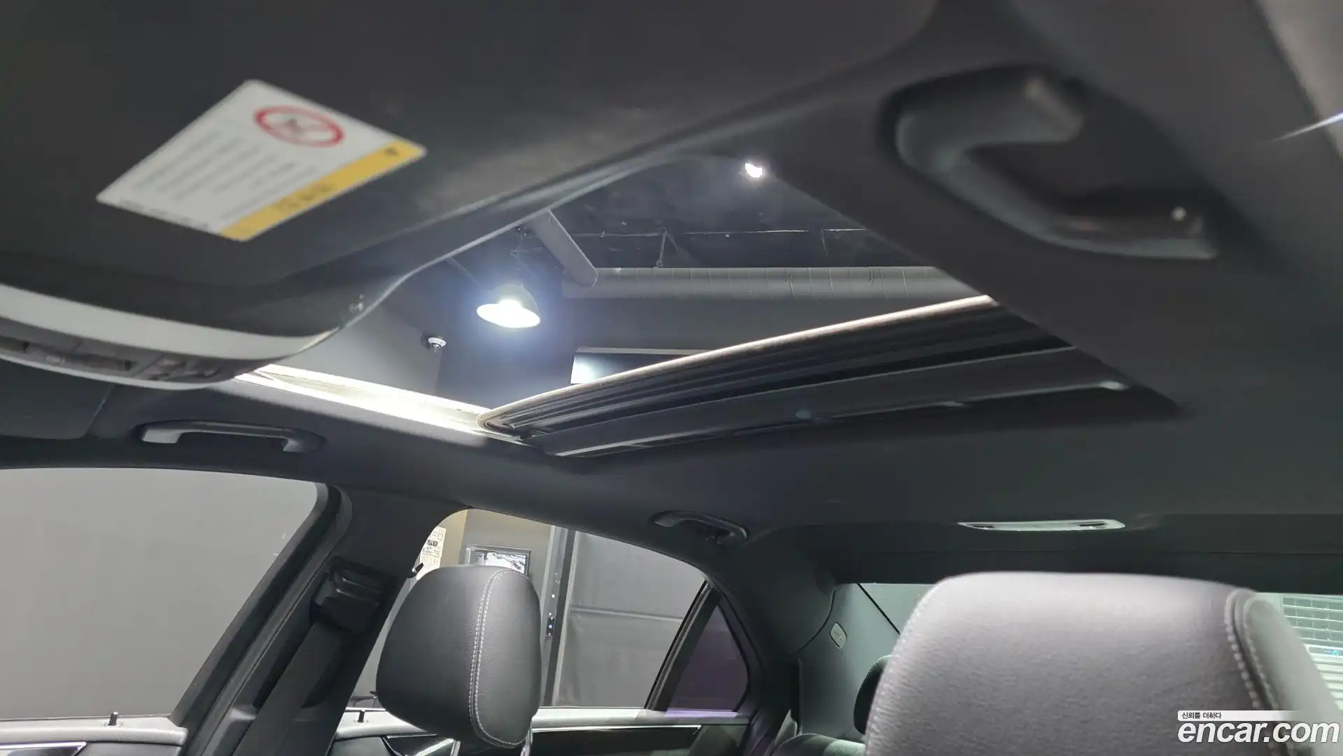 E-Class Mercedes-Benz 2015.11-OPTION-020