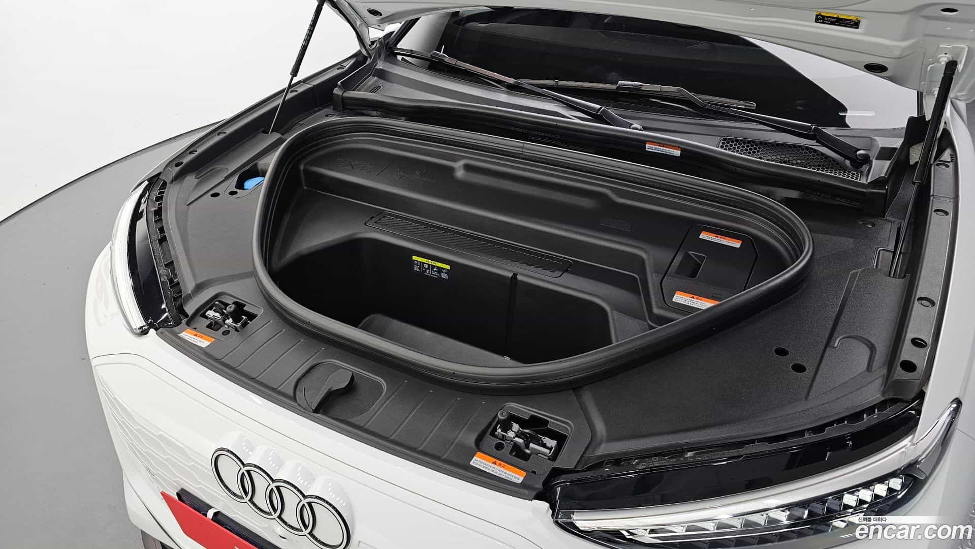 Q6 e-tron Audi 2025.8-OUTER-006