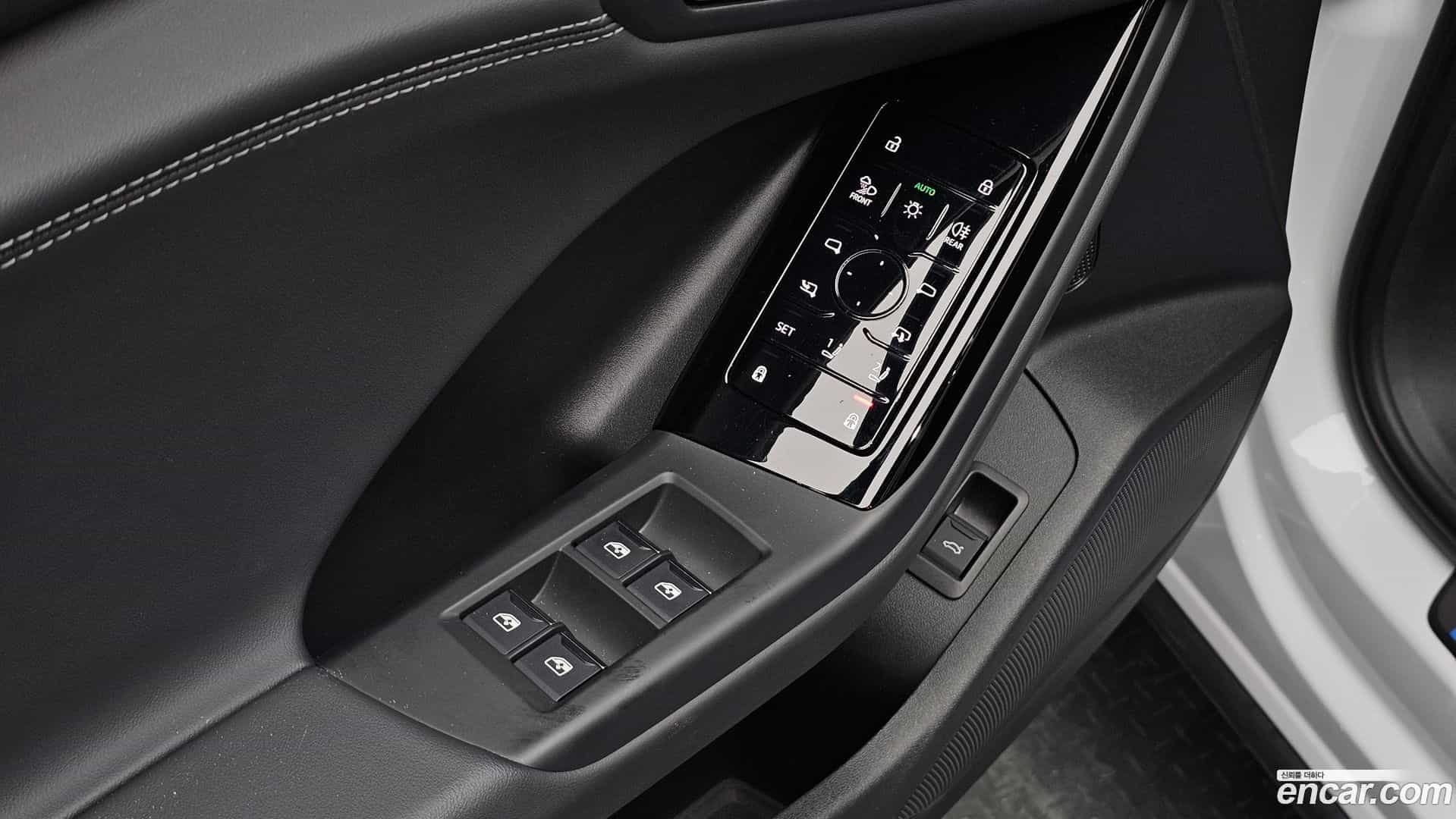 Q6 e-tron Audi 2025.8-OPTION-020