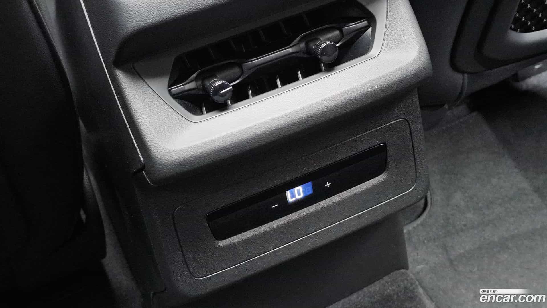 Q6 e-tron Audi 2025.8-OPTION-024