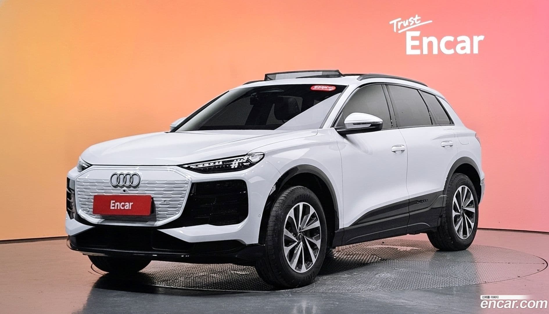 Main__Slider__Photo:Q6 e-tron Audi 2025.8-0