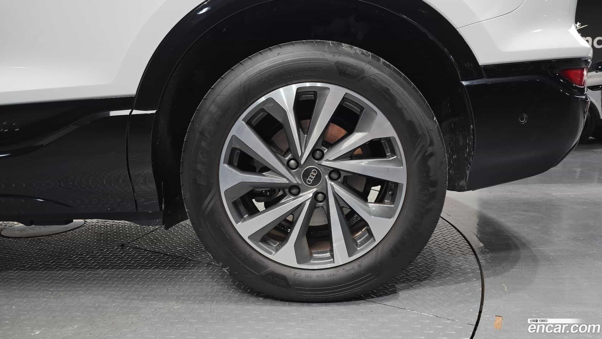 Q6 e-tron Audi 2025.8-OUTER-031