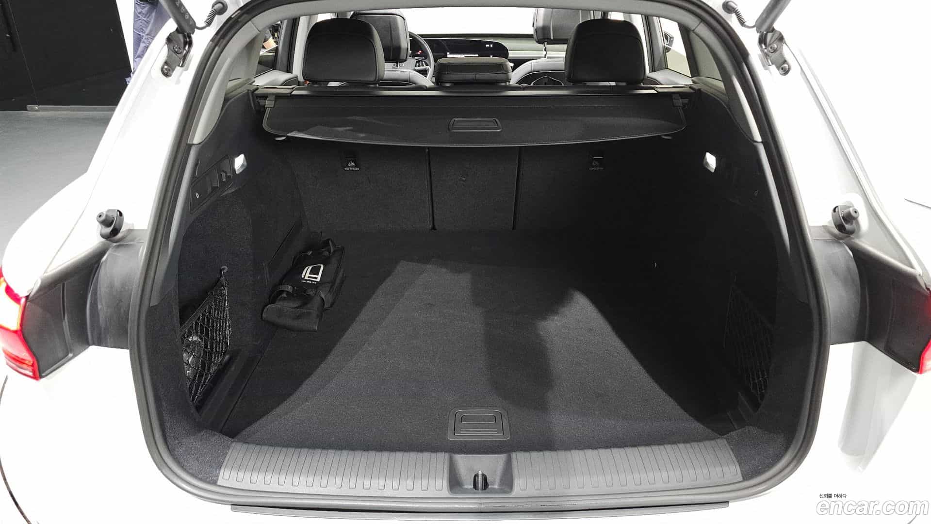 Q6 e-tron Audi 2025.8-OPTION-041