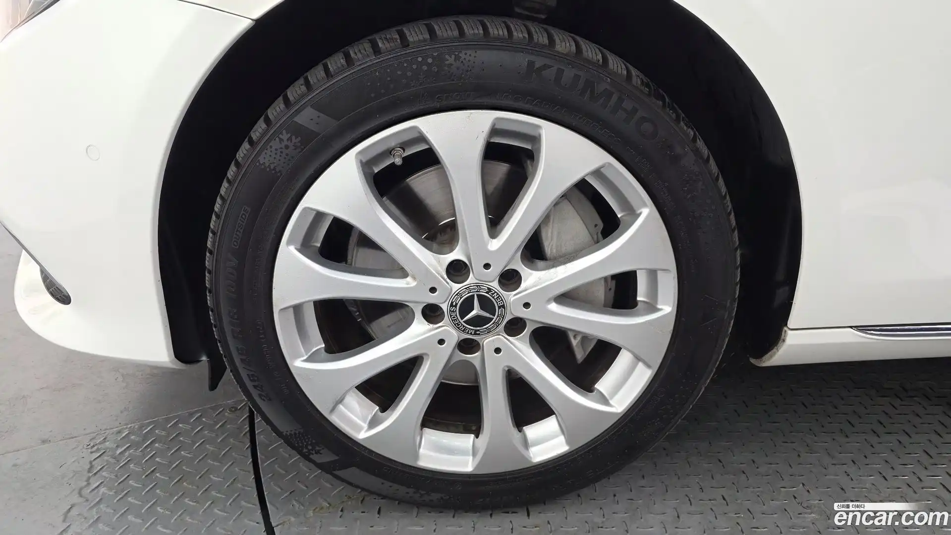 E-Class Mercedes-Benz 2019.3-OUTER-005