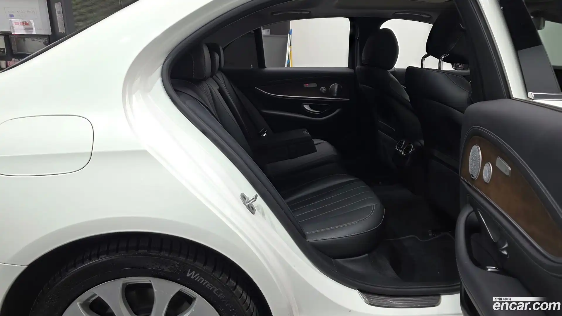 E-Class Mercedes-Benz 2019.3-OPTION-015