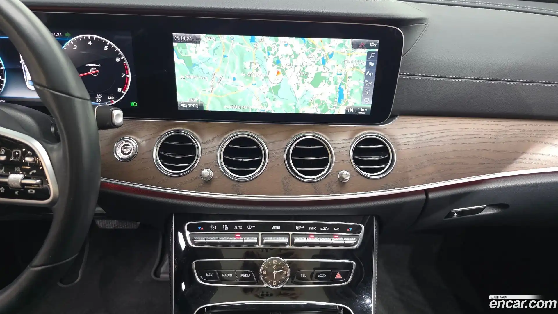 E-Class Mercedes-Benz 2019.3-OPTION-017