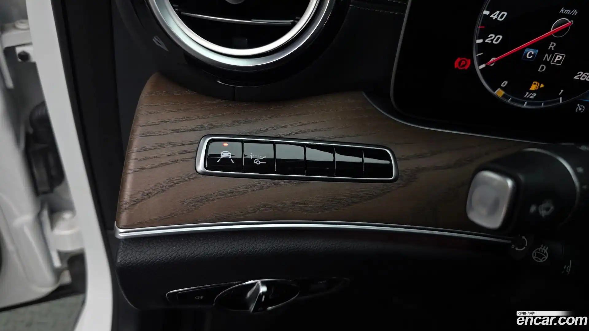 E-Class Mercedes-Benz 2019.3-OPTION-024