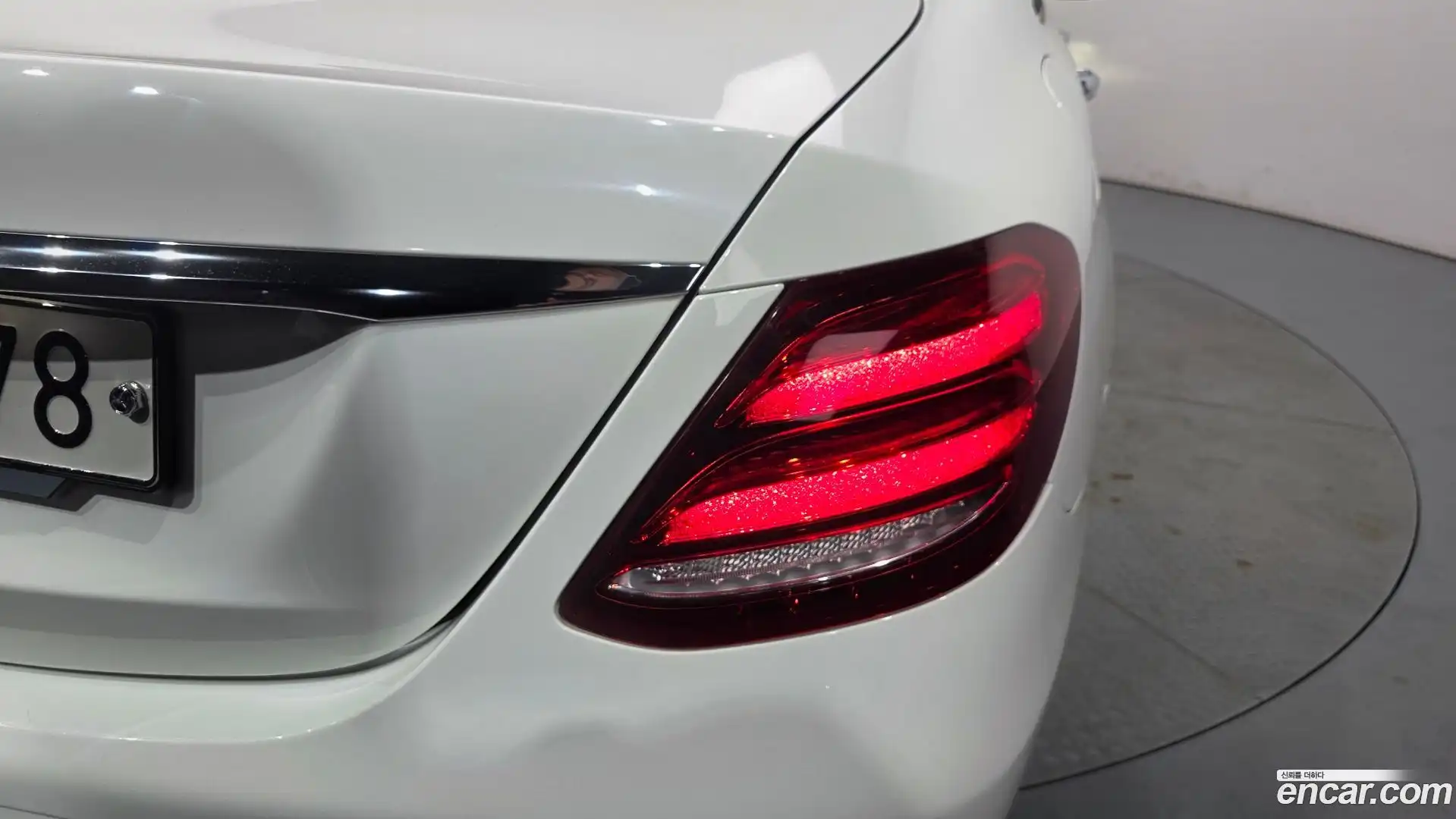 E-Class Mercedes-Benz 2019.3-OUTER-033