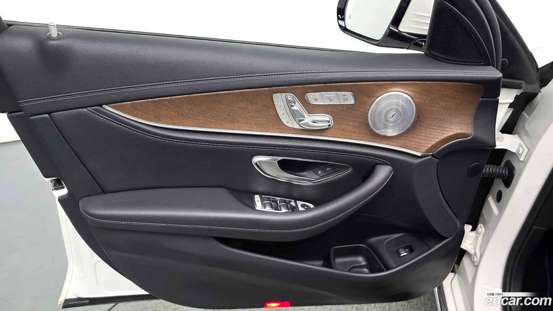E-Class Mercedes-Benz 2019.3-INNER-034