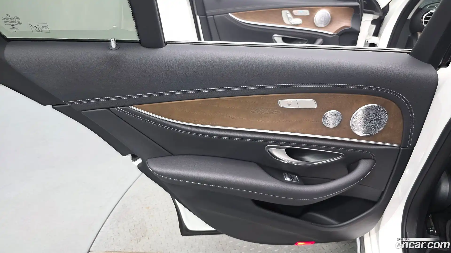 E-Class Mercedes-Benz 2019.3-INNER-035