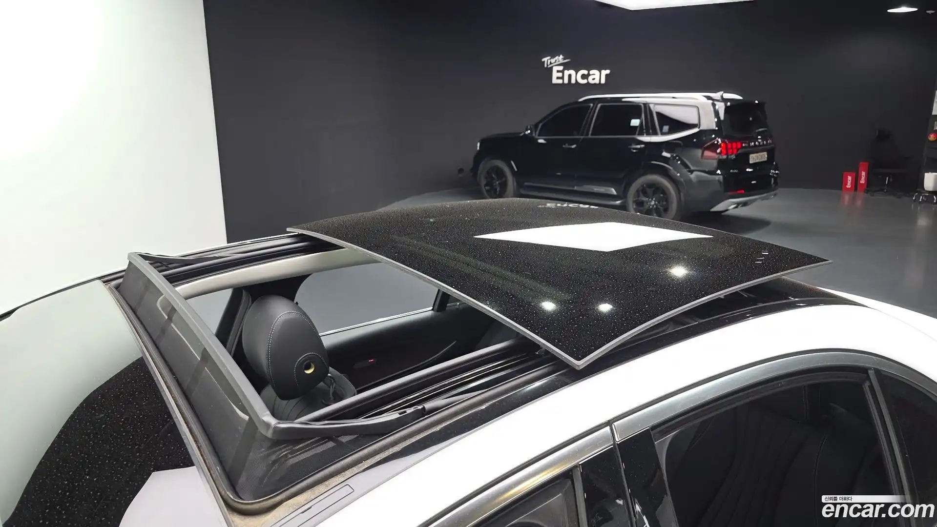 E-Class Mercedes-Benz 2019.3-OPTION-043