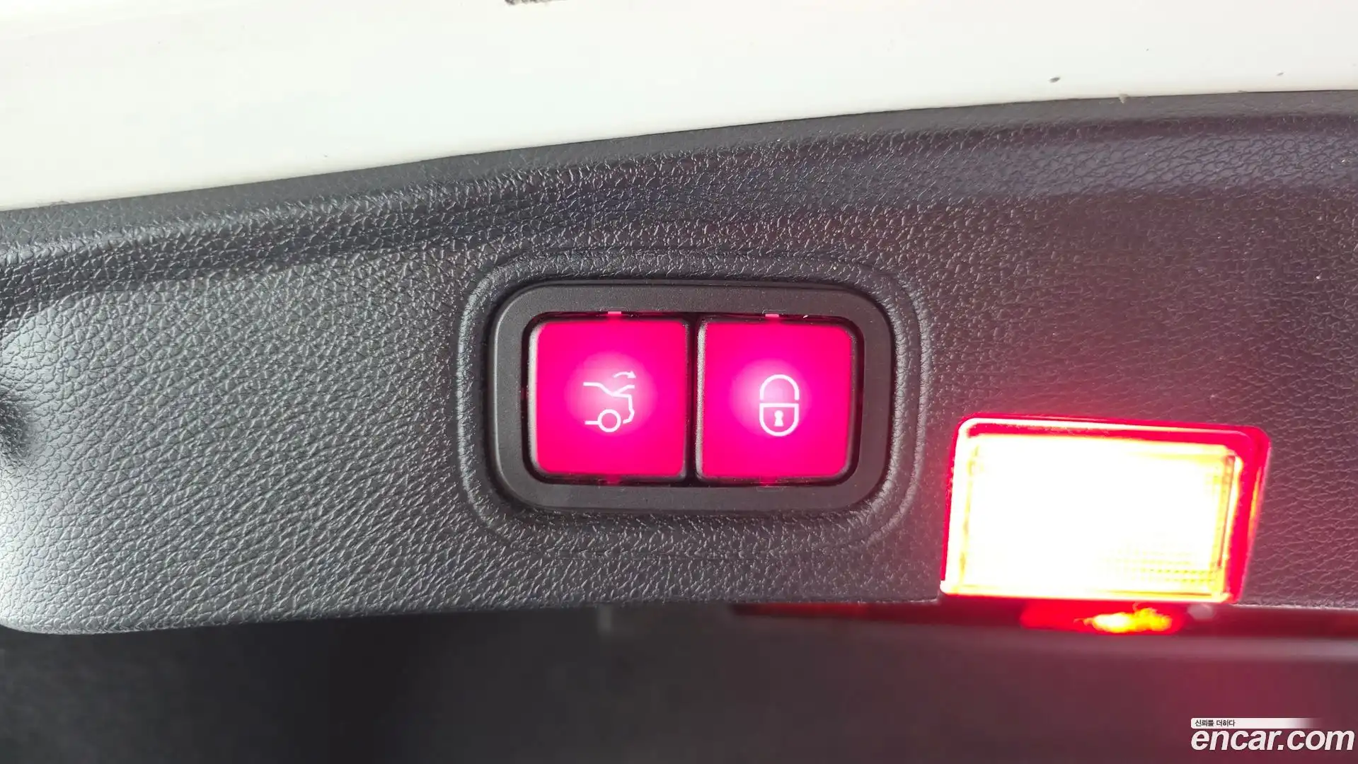 C-Class Mercedes-Benz 2019.8-OPTION-024