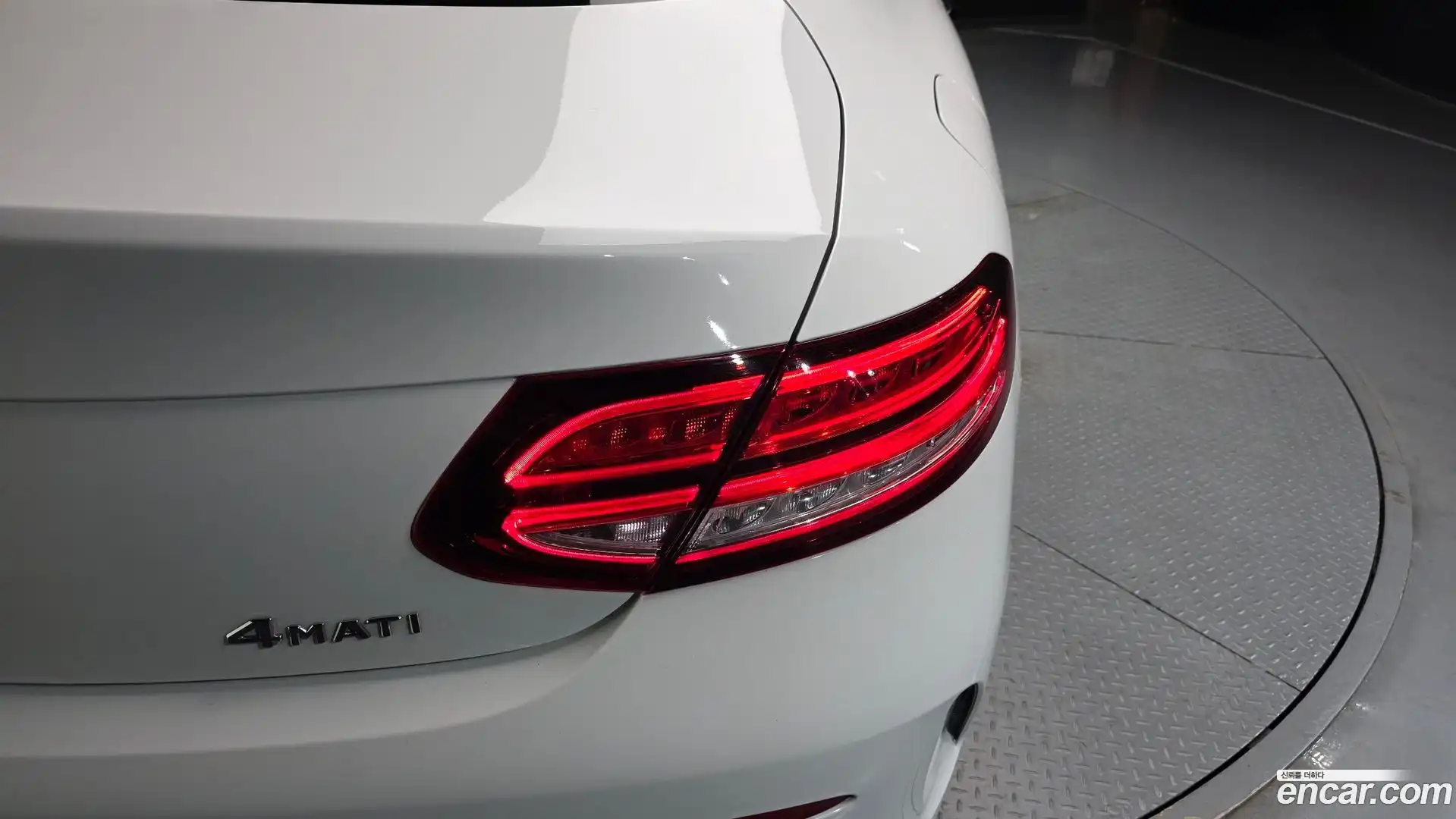 C-Class Mercedes-Benz 2019.8-OUTER-033