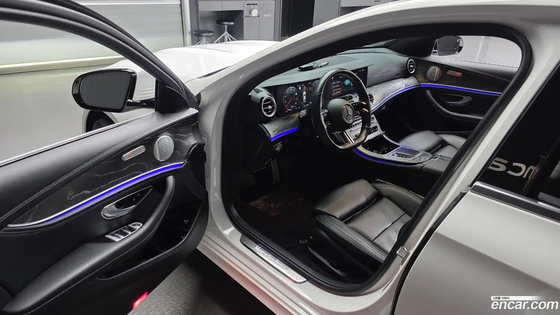 E-Class Mercedes-Benz 2020.10-INNER-010