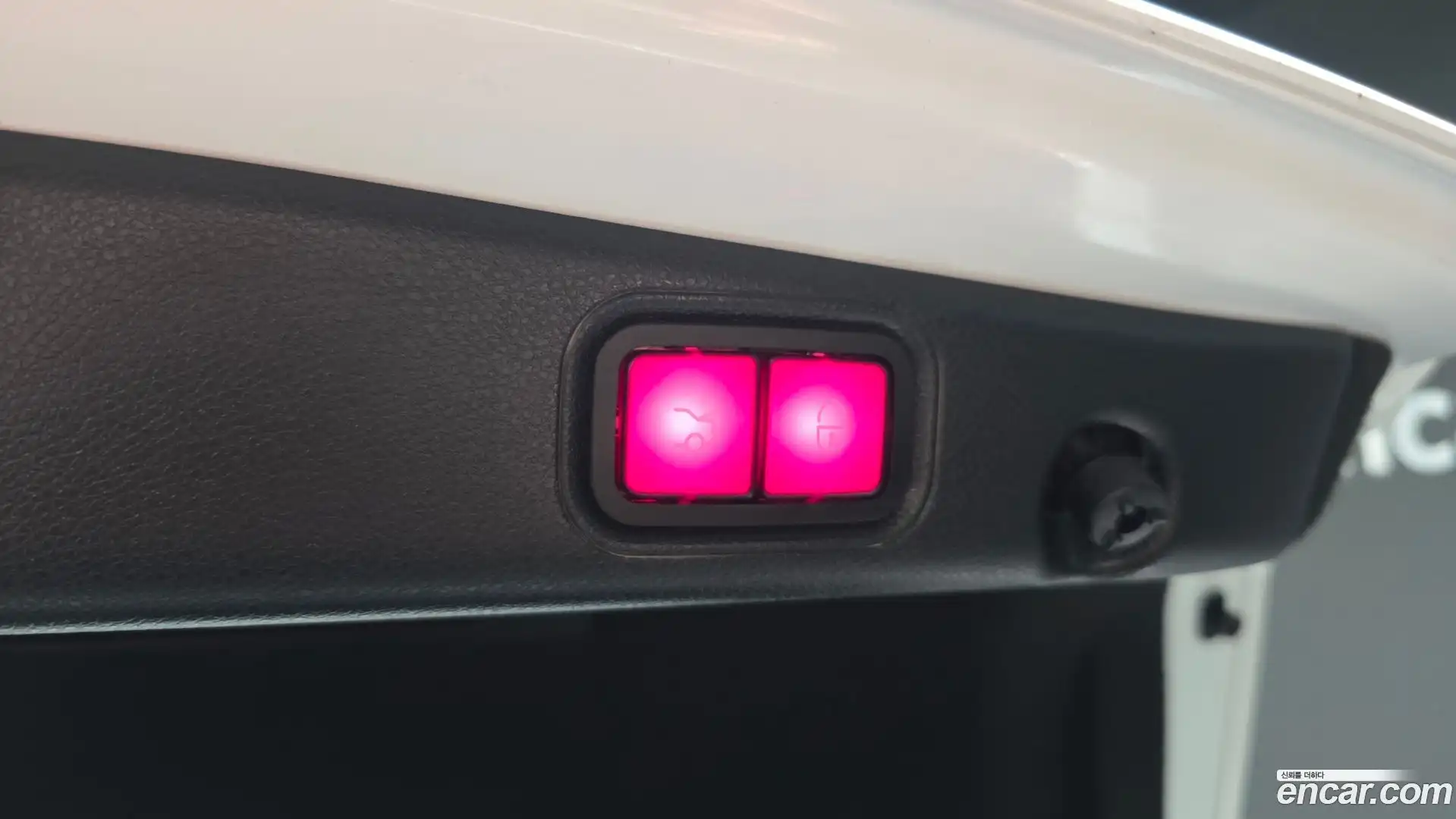 E-Class Mercedes-Benz 2020.10-OPTION-024