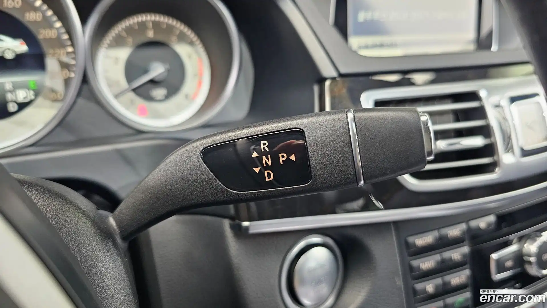 E-Class Mercedes-Benz 2015.2-INNER-009
