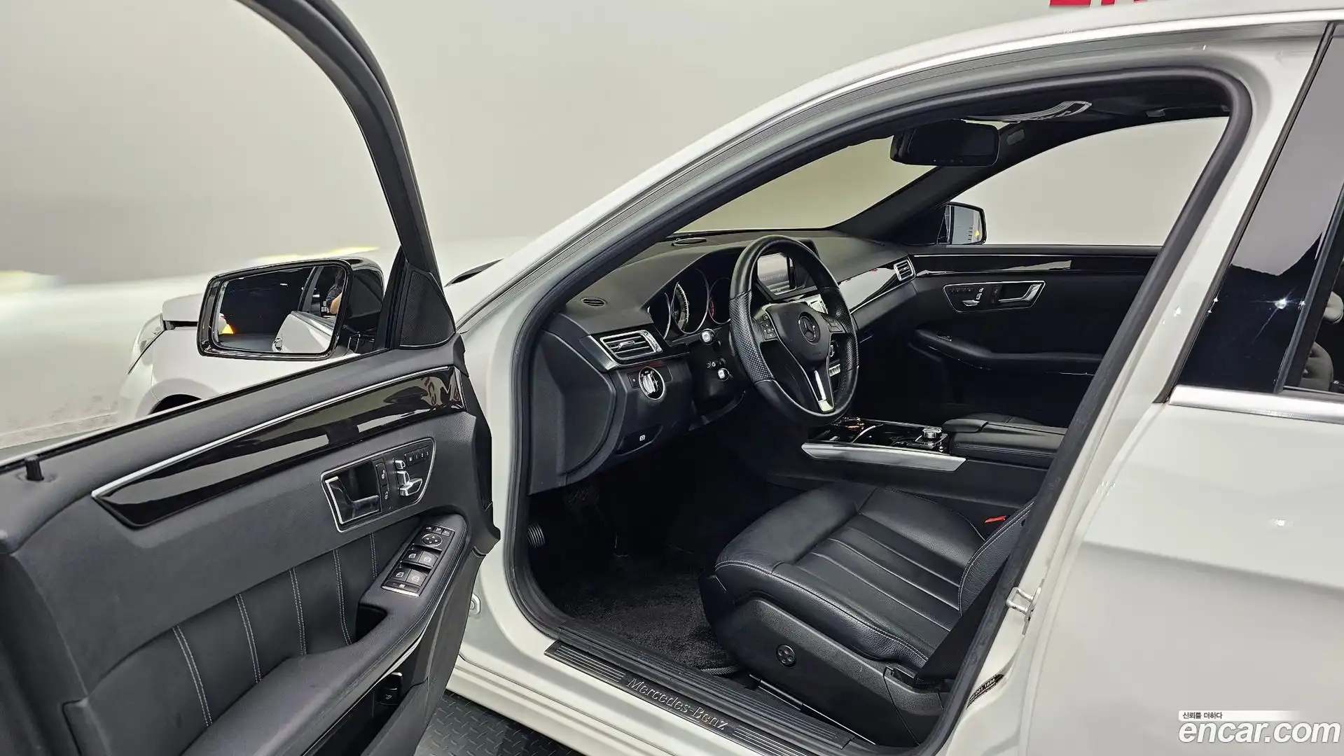 E-Class Mercedes-Benz 2015.2-INNER-010