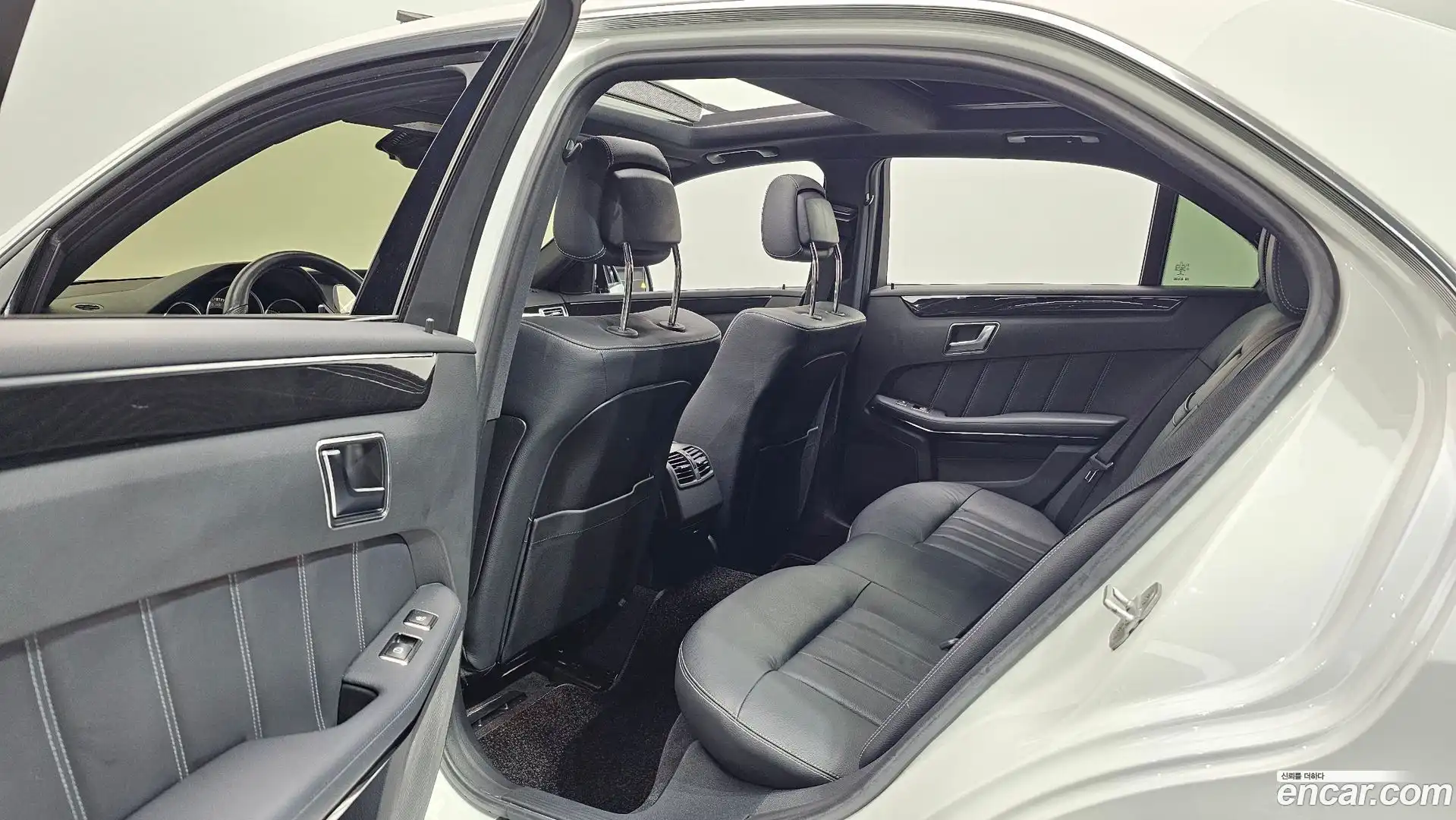 E-Class Mercedes-Benz 2015.2-OPTION-015