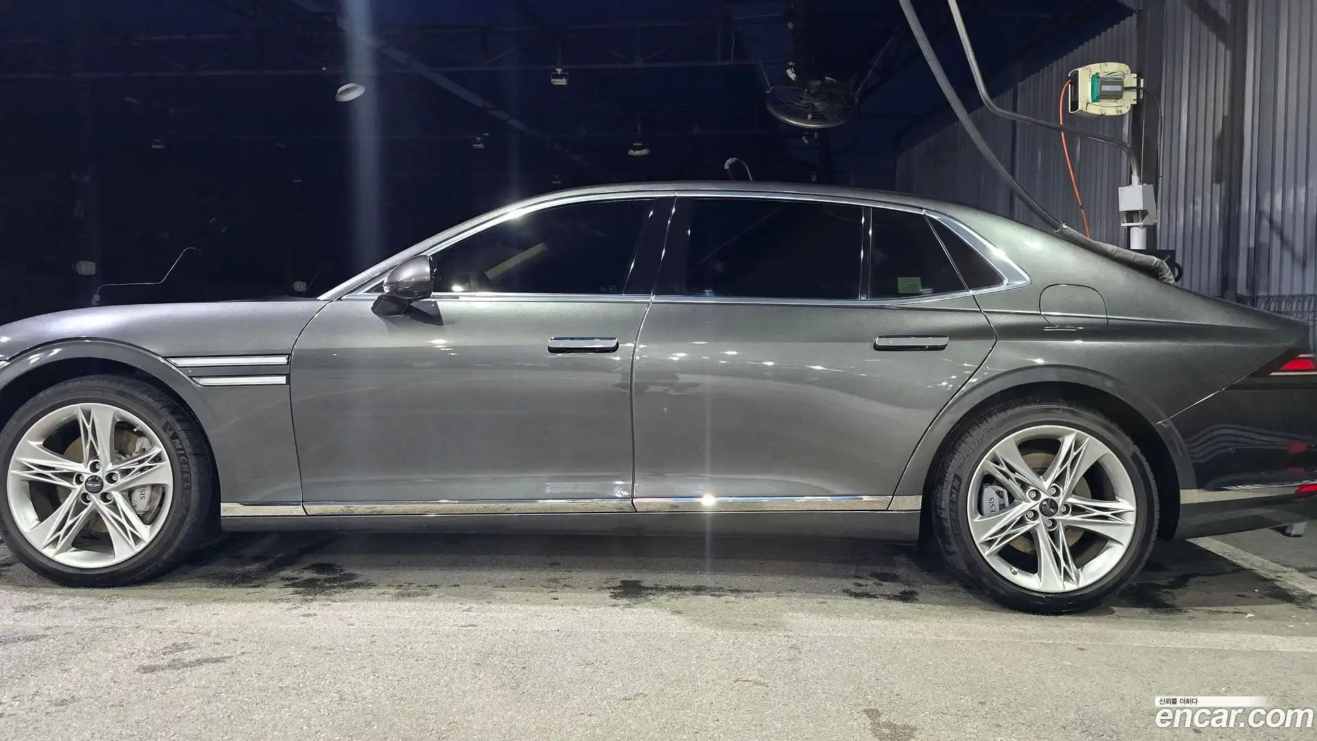 G90 Genesis 2022.8-OUTER-002